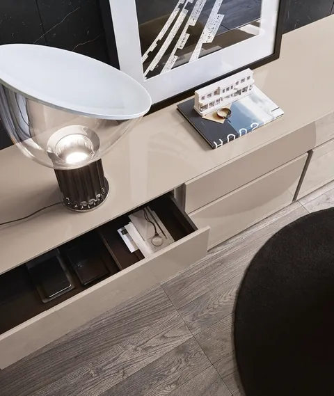 Poliform Free geometric lacquered sideboards, photograph 3