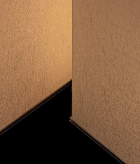 Poliform Helga a lamp in linen and steel, photograph 2